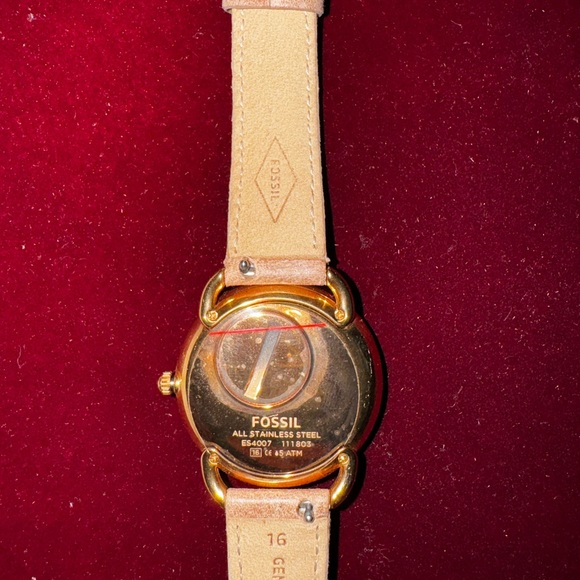 FOSSIL watch BRAND NEW - Picture 3 of 3
